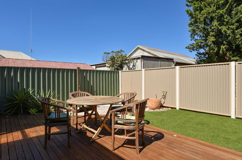 Trafalgar Premium Vintage Suites - Sydneys Hotel 11
