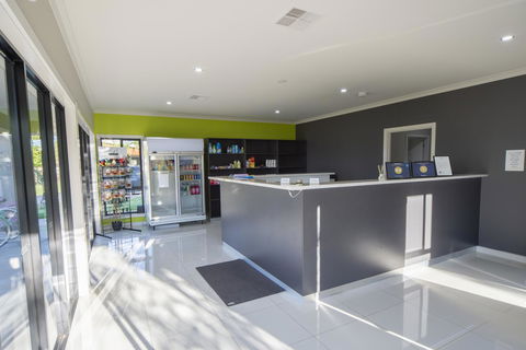 Paringa Resort - Sydneys Hotel 10
