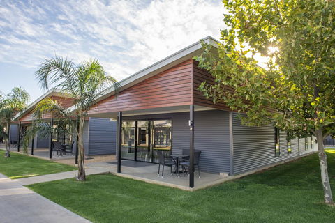 Paringa Resort - Sydneys Hotel 0