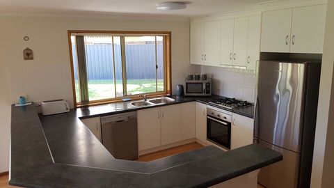 Aldinga Beach Overnighter Or Getaway Home - Sydneys Hotel 31