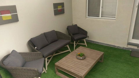 Christophers Villa - Sydneys Hotel 10
