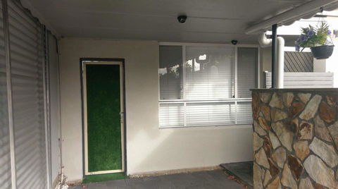 Christophers Villa - Sydneys Hotel 4
