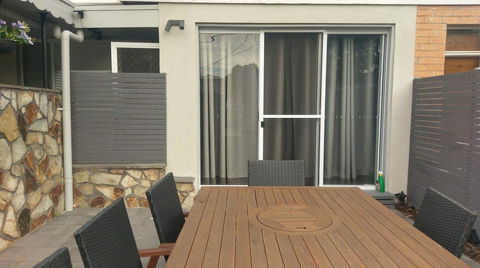 Christophers Villa - Sydneys Hotel 3