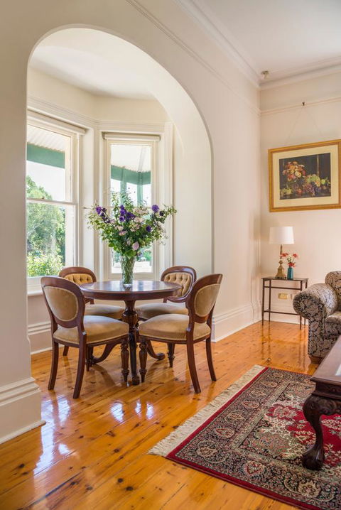 Barossa Shiraz Estate - Sydneys Hotel 40