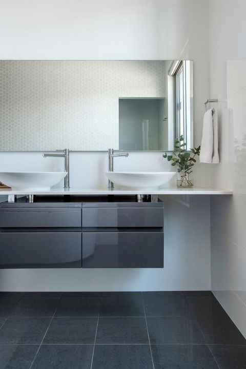 Barossa Shiraz Estate - Sydneys Hotel 24