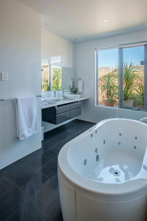 Barossa Shiraz Estate - Sydneys Hotel 23