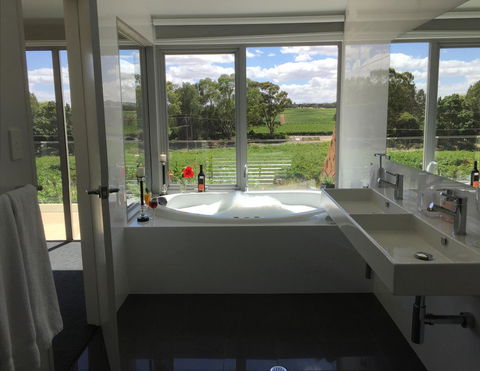 Barossa Shiraz Estate - Sydneys Hotel 39