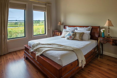 Barossa Shiraz Estate - Sydneys Hotel 16