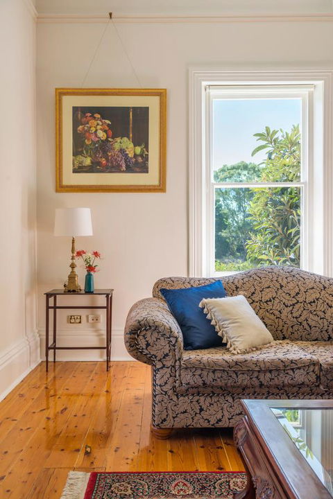 Barossa Shiraz Estate - Sydneys Hotel 8