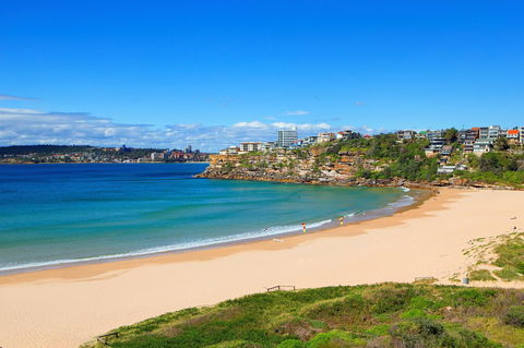 Beachfront Bliss - Sydneys Hotel 2