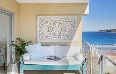 Beachfront Bliss - Sydneys Hotel 12