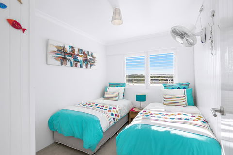 Beachfront Bliss - Sydneys Hotel 16