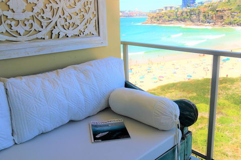 Beachfront Bliss - Sydneys Hotel 14