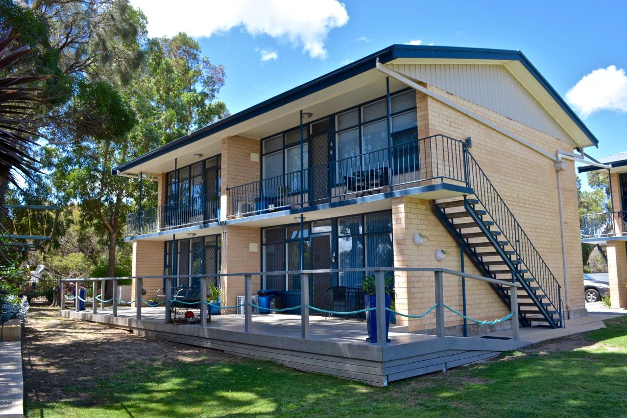 Sydneys Hotel