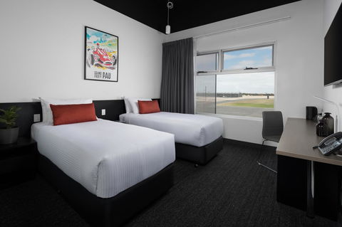 Rydges Pit Lane - Sydneys Hotel 32