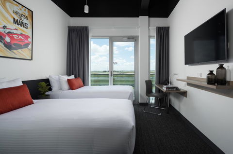Rydges Pit Lane - Sydneys Hotel 30