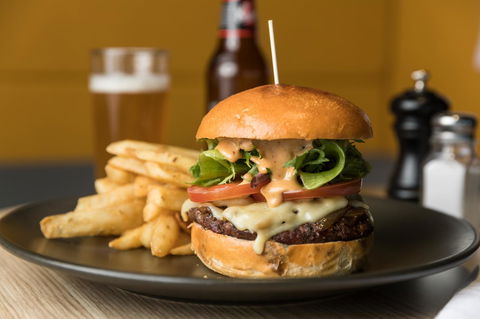 Rydges Pit Lane - Sydneys Hotel 9