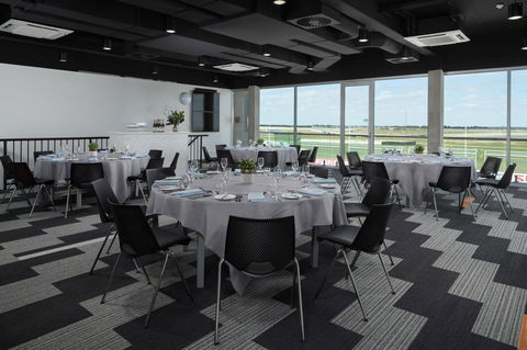Rydges Pit Lane - Sydneys Hotel 14