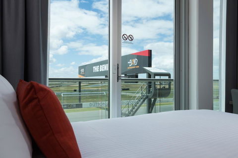 Rydges Pit Lane - Sydneys Hotel 22