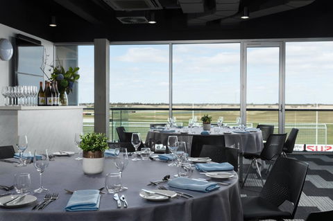 Rydges Pit Lane - Sydneys Hotel 6
