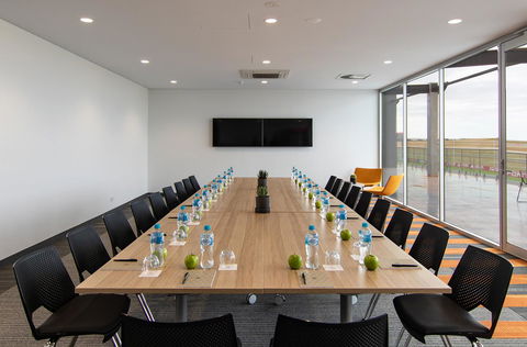 Rydges Pit Lane - Sydneys Hotel 40