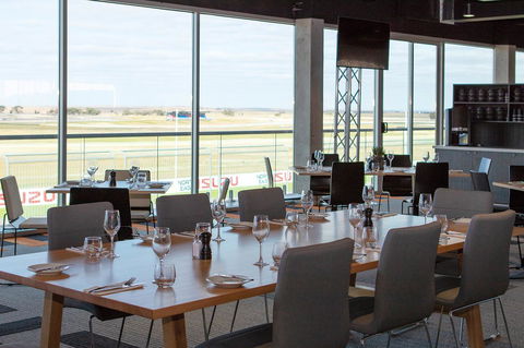 Rydges Pit Lane - Sydneys Hotel 38