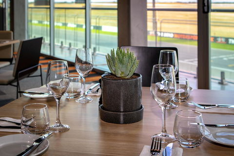 Rydges Pit Lane - Sydneys Hotel 37