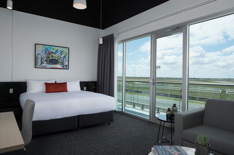 Rydges Pit Lane - Sydneys Hotel 10