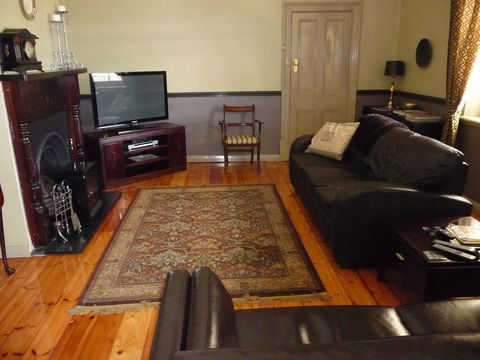 Country Bakehouse Accommodation - Sydneys Hotel 9