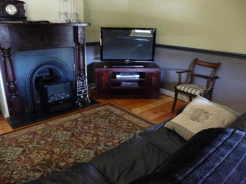 Country Bakehouse Accommodation - Sydneys Hotel 10