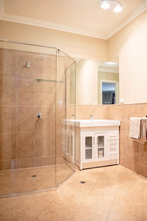 Whyalla Playford Apartments - Sydneys Hotel 4