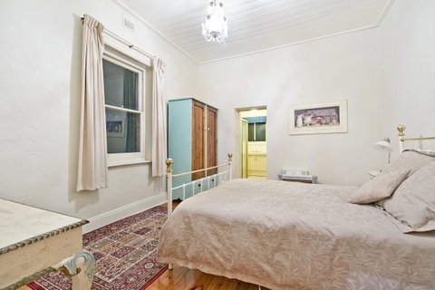 Vineyard Cottage BnB - Sydneys Hotel 6