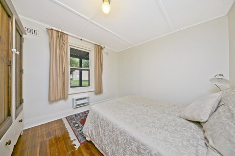 Vineyard Cottage BnB - Sydneys Hotel 18