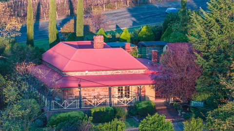 Vineyard Cottage BnB - Sydneys Hotel 0