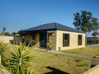 Book Mulwala Accommodation Vacations Sydneys Hotel Sydneys Hotel