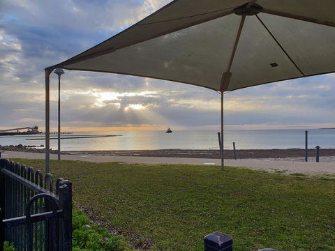 Wallaroo Beachfront Tourist Park - Sydneys Hotel 12
