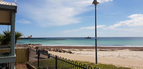 Wallaroo Beachfront Tourist Park - Sydneys Hotel 10