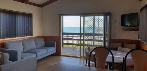 Wallaroo Beachfront Tourist Park - Sydneys Hotel 5