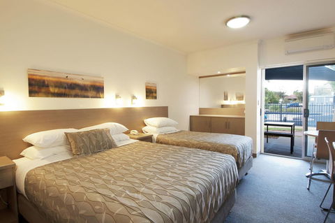 Loxton Community Hotel Motel - Sydneys Hotel 16
