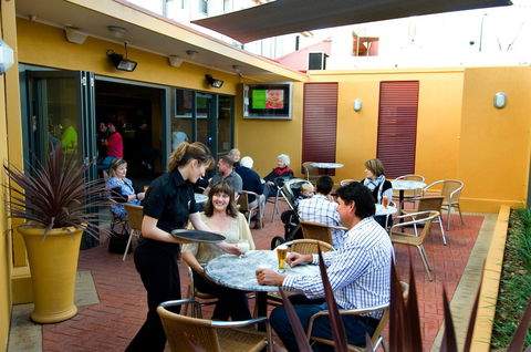 Loxton Community Hotel Motel - Sydneys Hotel 13