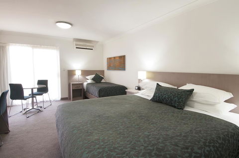 Loxton Community Hotel Motel - Sydneys Hotel 8
