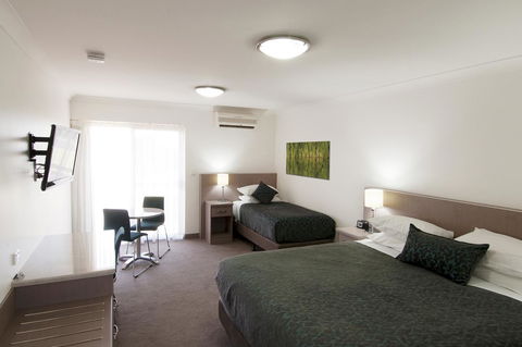 Loxton Community Hotel Motel - Sydneys Hotel 12
