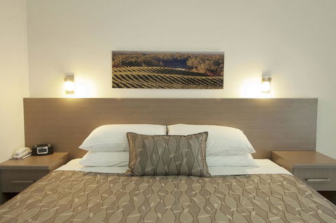 Loxton Community Hotel Motel - Sydneys Hotel 22
