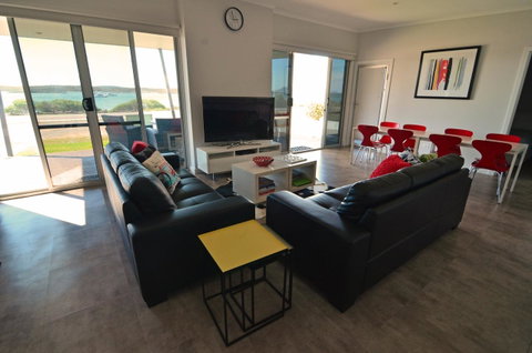 Beachview - Sydneys Hotel 2