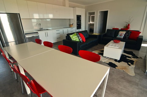 Beachview - Sydneys Hotel 7