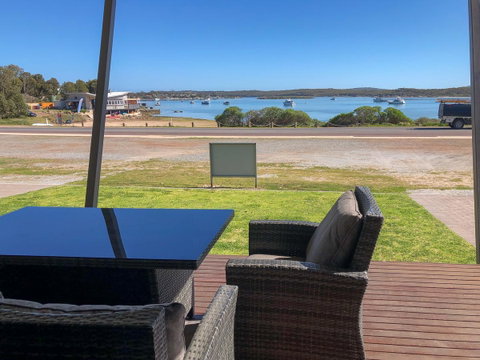 Beachview - Sydneys Hotel 0