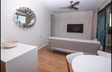 Wisteria Apartments - Sydneys Hotel 1