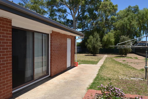 Prospect Holiday House - Sydneys Hotel 8