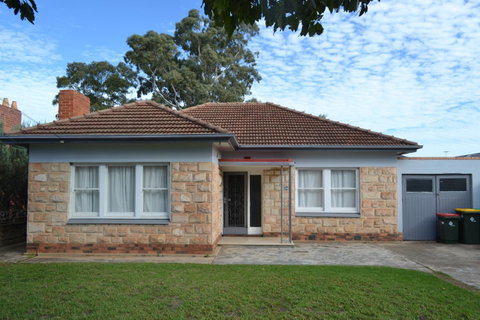 Prospect Holiday House - Sydneys Hotel 0