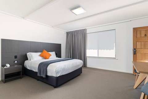 Mick O\'Sheas - Sydneys Hotel 4